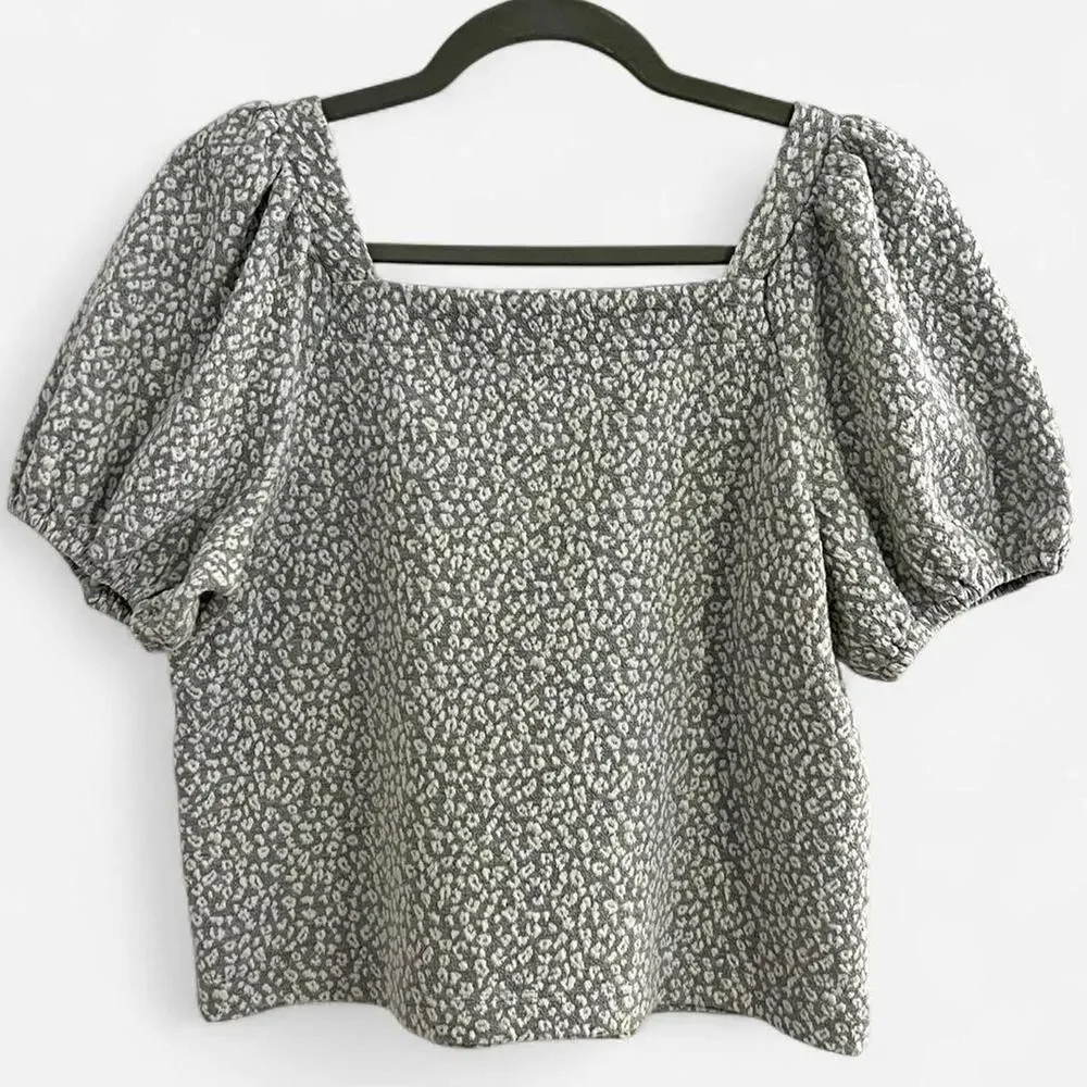 LOFT Gray + White Leopard Knit Puff Sleeve Blouse